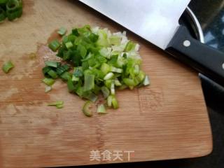 芹菜汁鸡蛋饼的做法步骤：2