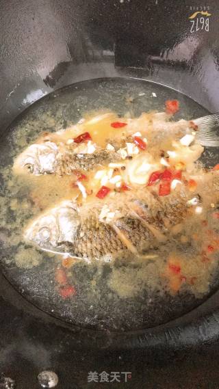 酱烧豆瓣鲫鱼的做法步骤：4
