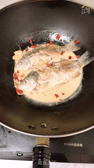 酱烧豆瓣鲫鱼的做法步骤：5