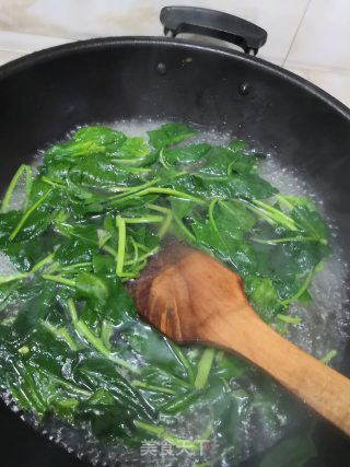 牛肉片菠菜汤的做法步骤：3