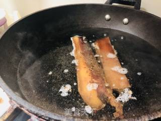 青笋炒腊肉的做法步骤：3