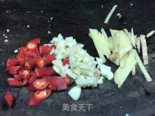 青笋炒腊肉的做法步骤：5