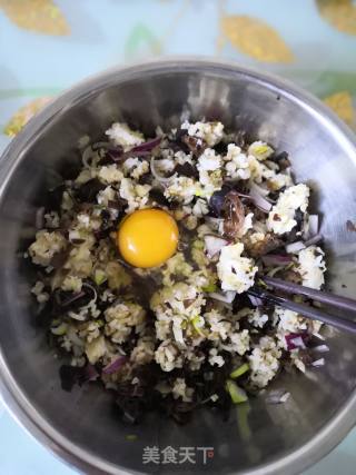 拔丝米饭饼的做法步骤：1
