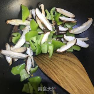 青椒炒蛋的做法步骤：5