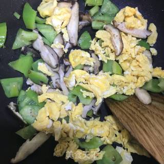 青椒炒蛋的做法步骤：6