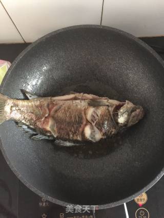 红烧江鱼的做法步骤：3