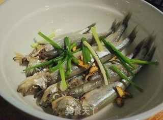 香酥多春鱼的做法步骤：4