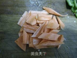 猪头肉炒尖椒胡萝卜的做法步骤：3