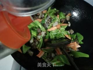 猪头肉炒尖椒胡萝卜的做法步骤：8