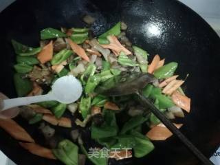 猪头肉炒尖椒胡萝卜的做法步骤：9
