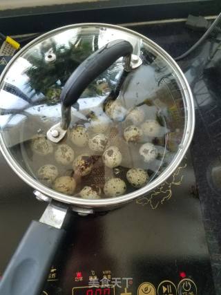 卤煮鹌鹑蛋的做法步骤：1