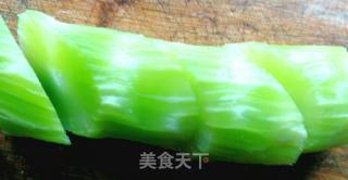莴笋炒木耳的做法步骤：2
