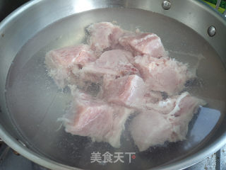 排骨炖榛蘑的做法步骤：3