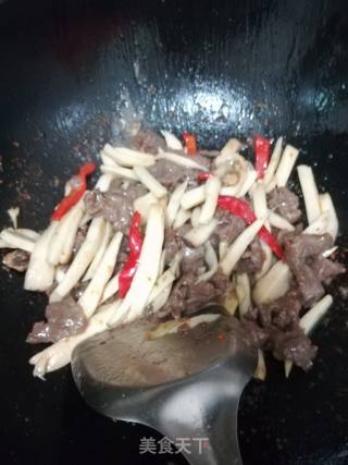 杏鲍菇炒牛肉的做法步骤：3
