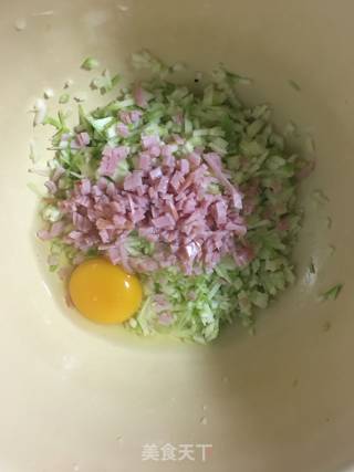 西葫鸡蛋早餐饼的做法步骤：3
