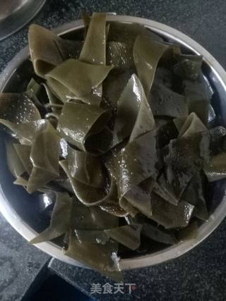 猪脚海带汤的做法步骤：2