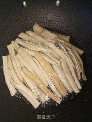 自制腐竹辣条的做法步骤：4
