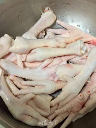 卤煮鸡爪的做法步骤：1