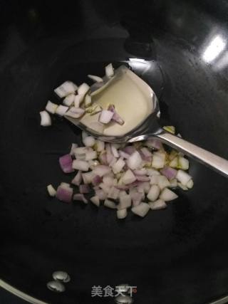 杂蔬炒碱水面的做法步骤：3
