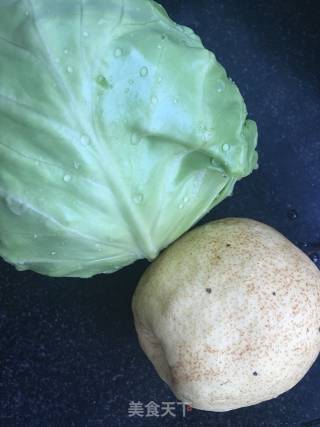 酥梨包菜汁的做法步骤：1