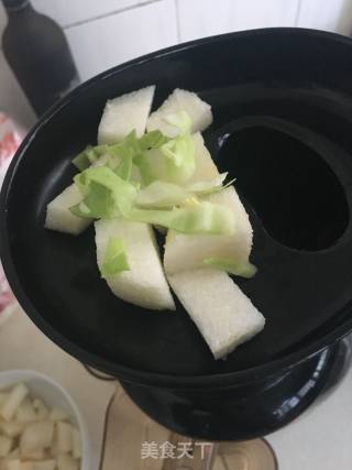 酥梨包菜汁的做法步骤：4