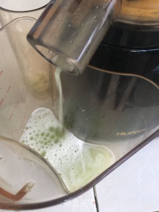 酥梨包菜汁的做法步骤：5