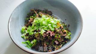 香椿芽煎饼的做法步骤：3