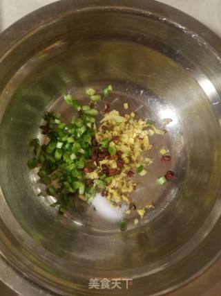 鱼腥草肉丸汤的做法步骤：2