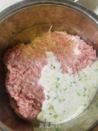 鱼腥草肉丸汤的做法步骤：3
