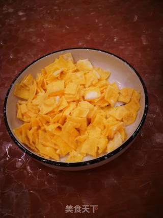 蛋炒饭的做法步骤：2