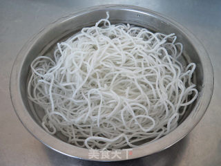 麻辣红薯粉的做法步骤：2
