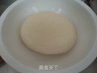 蟹肉韭菜馅水饺的做法步骤：1