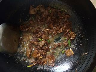 平菇炒肉的做法步骤：6