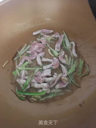 榨菜肉丝面的做法步骤：3