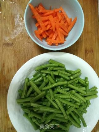 干煸四季豆的做法步骤：2