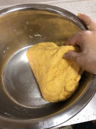 花样豆沙南瓜饼的做法步骤：7
