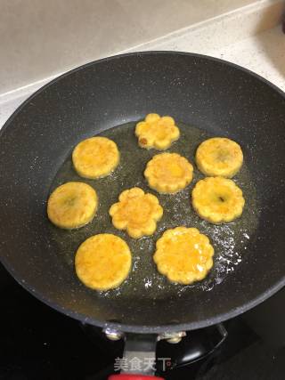 花样豆沙南瓜饼的做法步骤：14