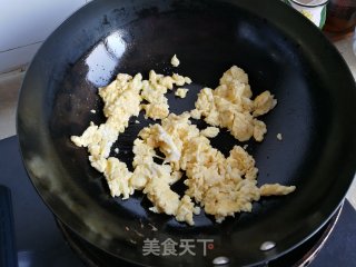 青笋炒蛋的做法步骤：3