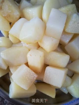 土豆红烧肉的做法步骤：11