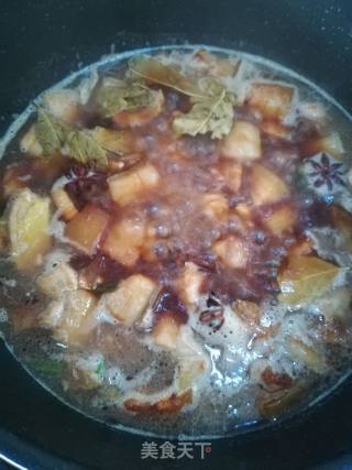 土豆红烧肉的做法步骤：15