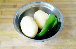 青椒土豆片的做法步骤：1