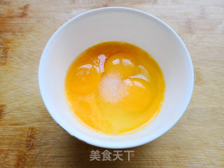 小根蒜炒鸡蛋的做法步骤：2