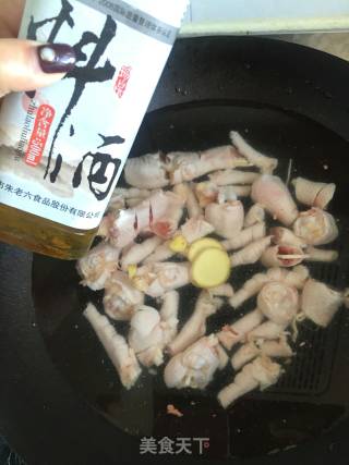 网红凉拌鸡爪的做法步骤：2