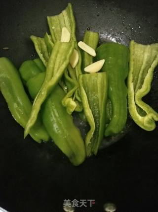 #夏日懒人餐#~虎皮尖椒的做法步骤：3