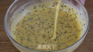 香酥玉米芝麻蛋卷的做法步骤：4