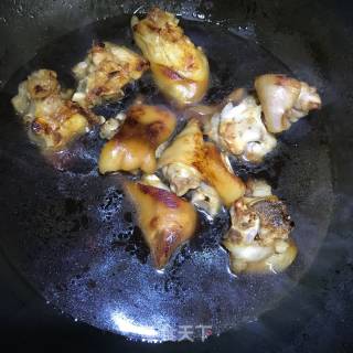 牛奶黄豆煲猪蹄的做法步骤：4