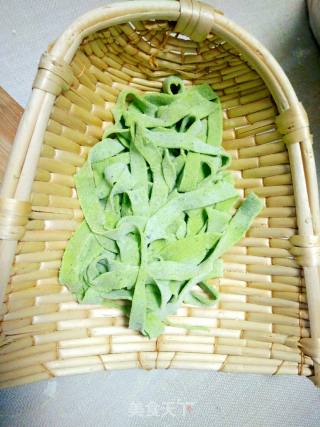 菠菜肉酱面的做法步骤：7