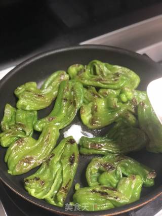 虎皮青椒的做法步骤：5