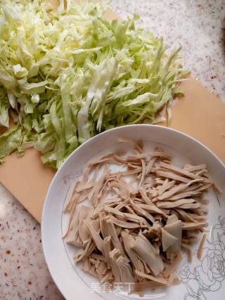 甘兰炒豆腐丝的做法步骤：1