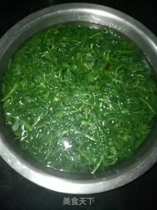 凉拌荠菜的做法步骤：1